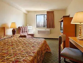 Super 8 By Wyndham Nashville/ Dntn/ Opryland Area 2*, Nashville